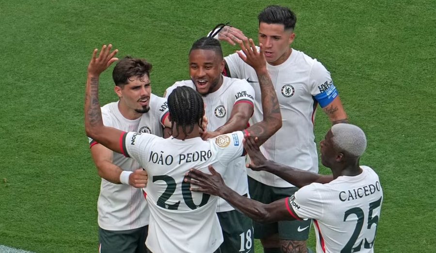 Dygolëshi i Joao Pedros e çon Chelsean në finalen e Kupës