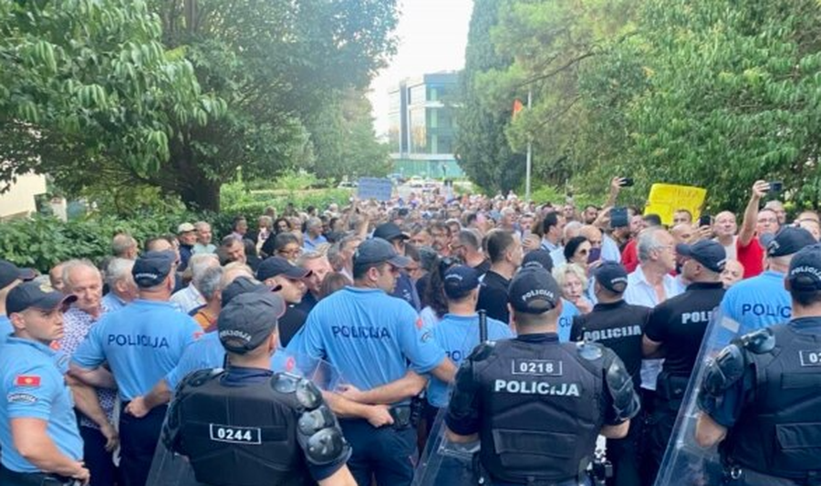 Çmimi prestigjioz iu nda një shkrimtari mohues të kombit