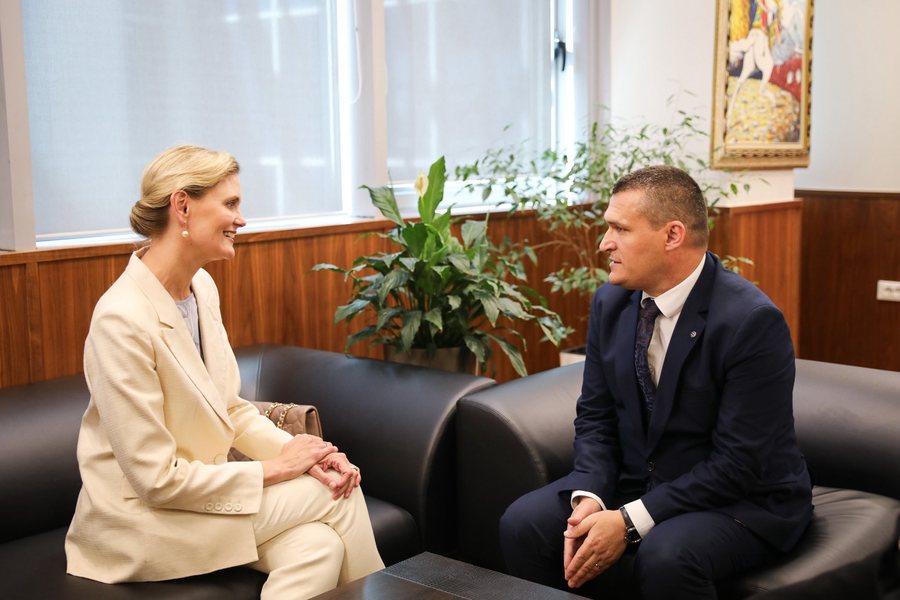 Nancy VanHorn takim me Dumanin: Faleminderit për guximin në