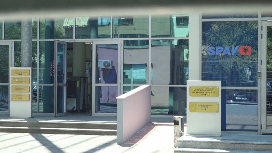 Insult between the parties, the prosecutor "explodes" at the lawyer in