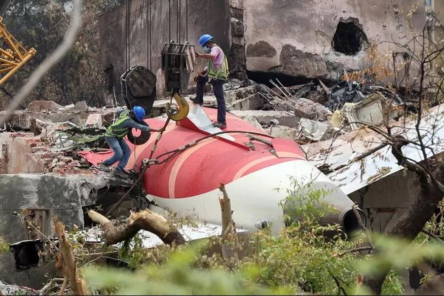 E qëllimshme apo aksidentale? Hetimet për rrëzimin e avionit