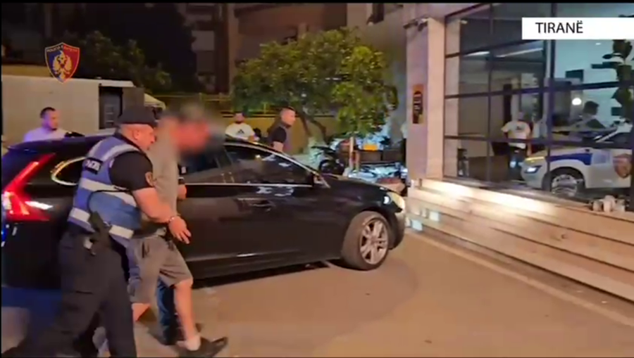 Shkaktoi aksident me pasojë vdekjen e 2 personave, arrestohet i