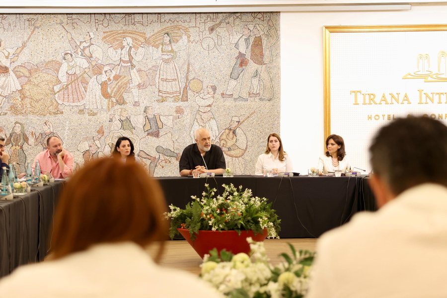 Rama flet për barnat dhe bulmetin: Po punojmë me Ministrinë