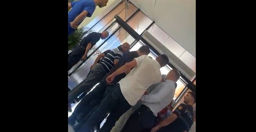 E bija tentoi vetëvrasjen, momenti kur babai kundërshton