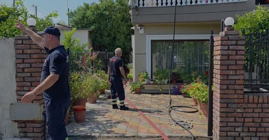 Apartment in Fier engulfed in flames, residents alarmed