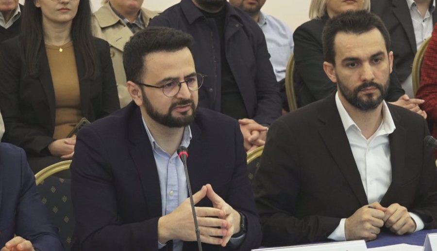 "Armik!", Endri Shabani i kthehet ashpër Adriatik Lapajt