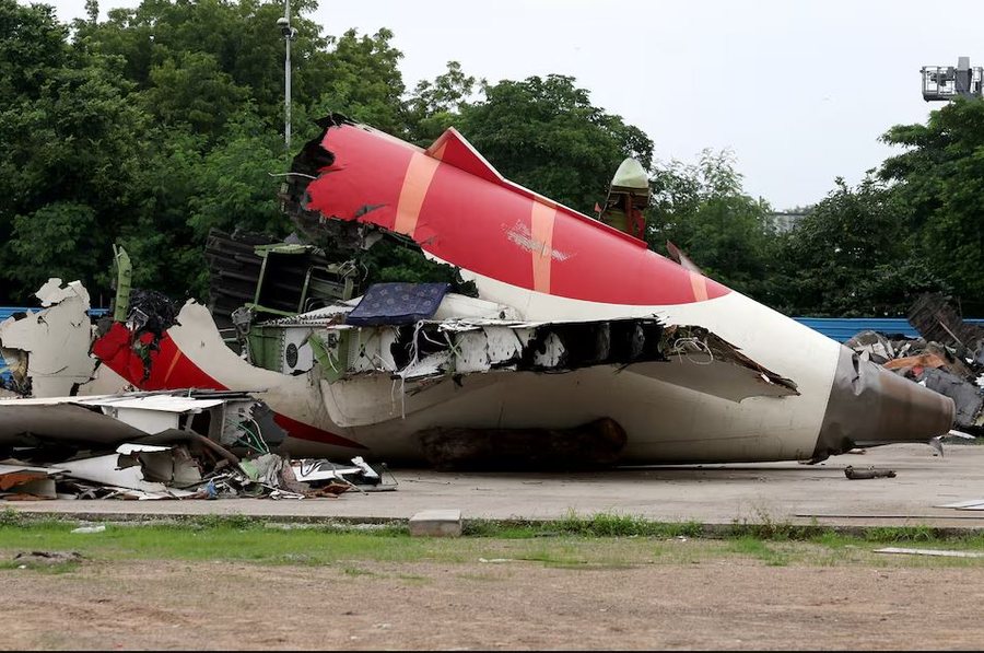 Tragjedia e Air India, ja kush i fiku motorët tre sekonda pas ngritjes,