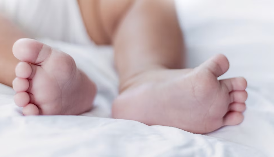 Britain, 8 babies born healthy after using DNA from three people