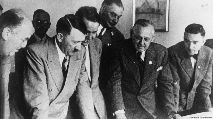 100 vjet "Mein Kampf" - Jehona e ideve të Hitlerit vazhdon
