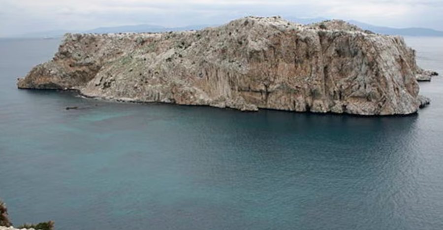 Ndizet një tjetër konflikt... për një shkëmb në
