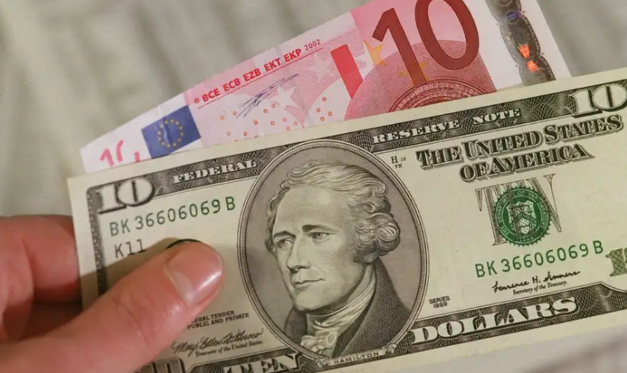 Bankat përfitojnë nga kursi i Trump