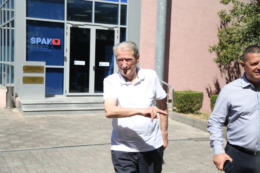 Berisha: Dumani gati është përleshur fizikisht me një