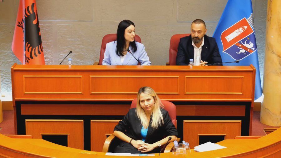 Miratohen vendimet në Këshillin Bashkiak, Pallati i Kongreseve i kalon