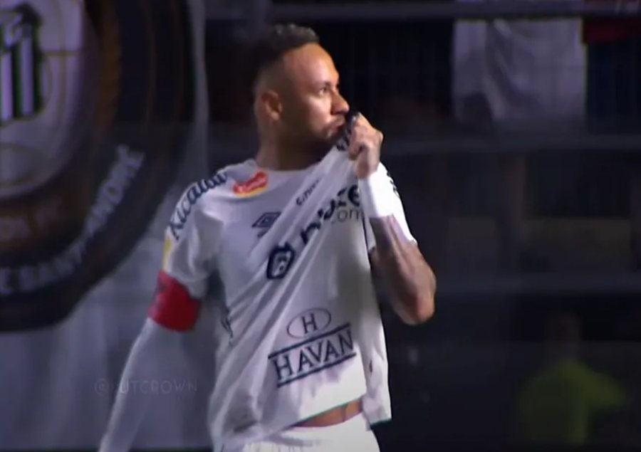 Ekipi po bie nga kategoria, momenti kur Neymar përplaset me tifozin