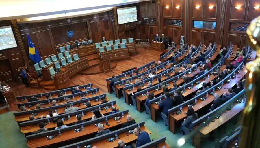 Drejt skadimit afati i ‘Kushtetueses’, sot tentativa e fundit