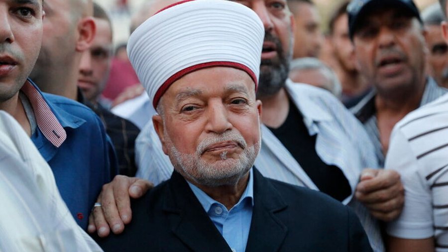 Arrestohet Myftiu i Madh i Jerusalemit, Izraeli miraton hedhjen e ushqimit nga
