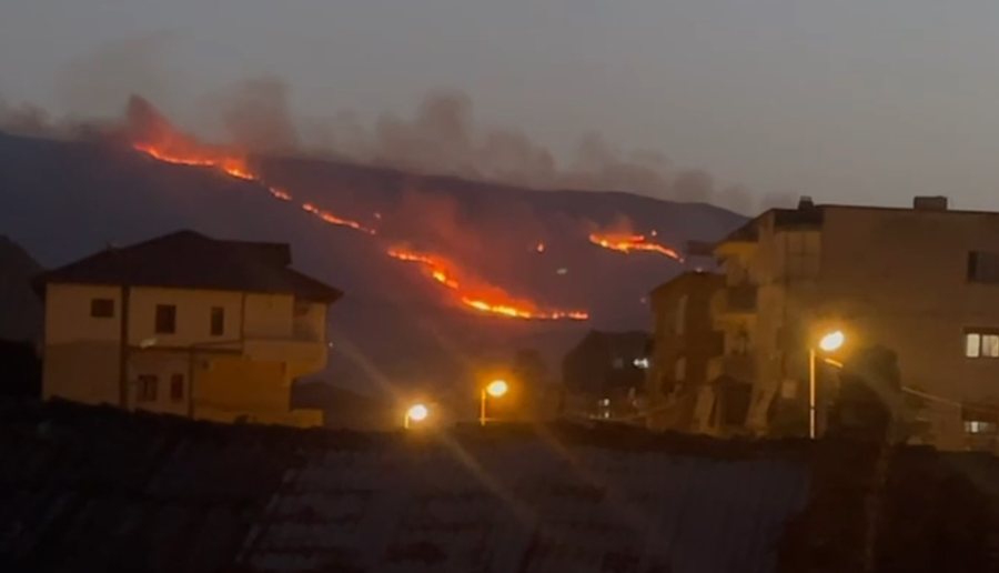 Berat, massive fire on Mount Shpirag