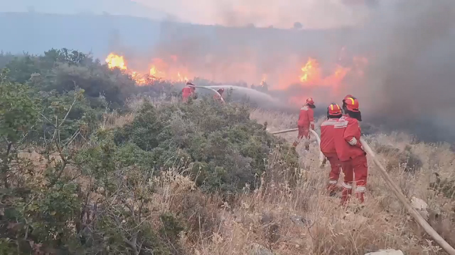 Fire threatens homes and businesses in Borsh, Piqeras and Sasaj, two helicopters