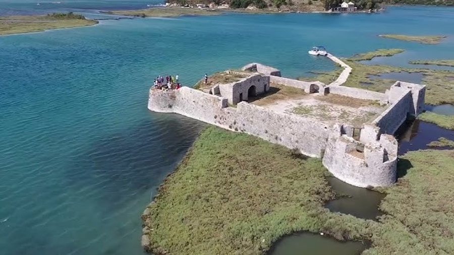 Portugezi futet për t’u larë te “Buka e Vivarit” dhe
