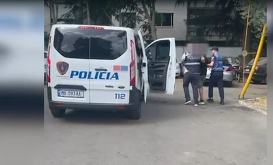 23-vjeçari i armatosur lëvizte me taksi për të shmangur