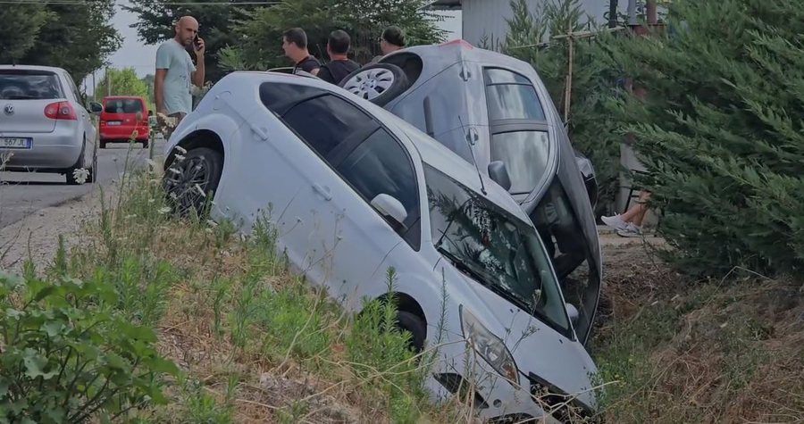 Përplasen dy automjete në aksin Fier–Berat,