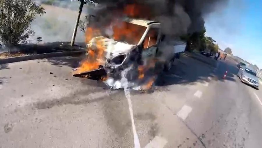Shkrumbohet totalisht kamionçina në autostradën