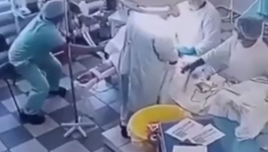 Tërmeti që tronditi Rusinë, mjekët nuk e ndalin operacionin