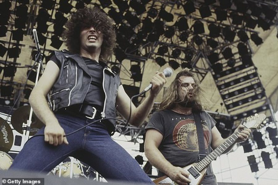 Ndahet nga jeta solisti i parë i Iron Maiden