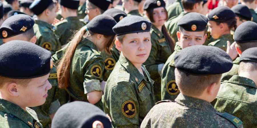 Rusia “skanon” fëmijët për të gjetur Putinin e
