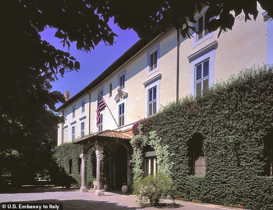 Nuk i pëlqente vila që i kishin caktuar,​ ambasadori amerikan