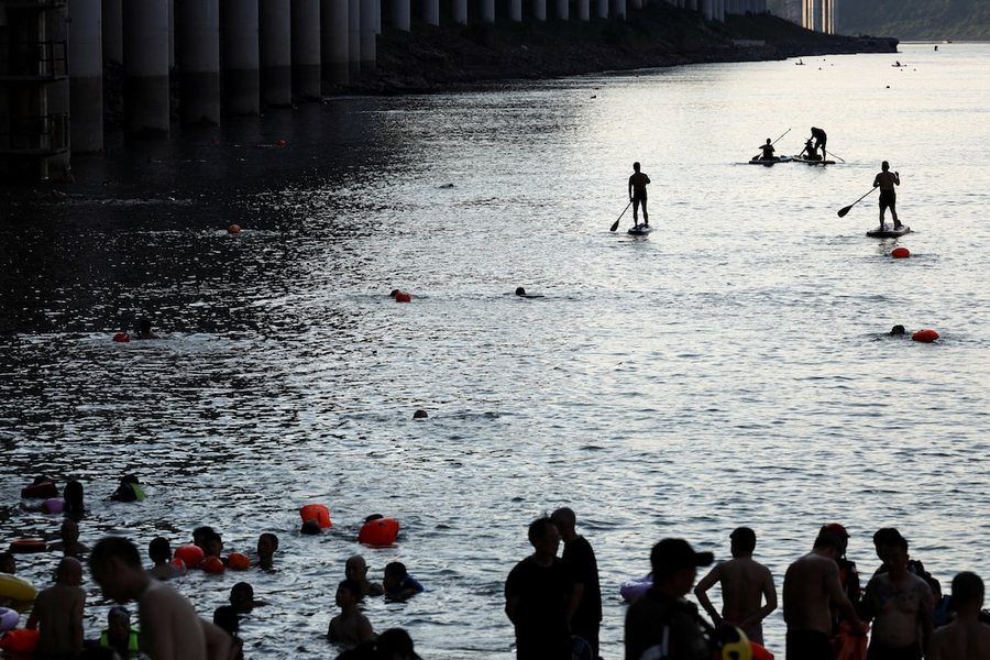 Bunkeri kundër bombave tani po mbron banorët nga i nxehti