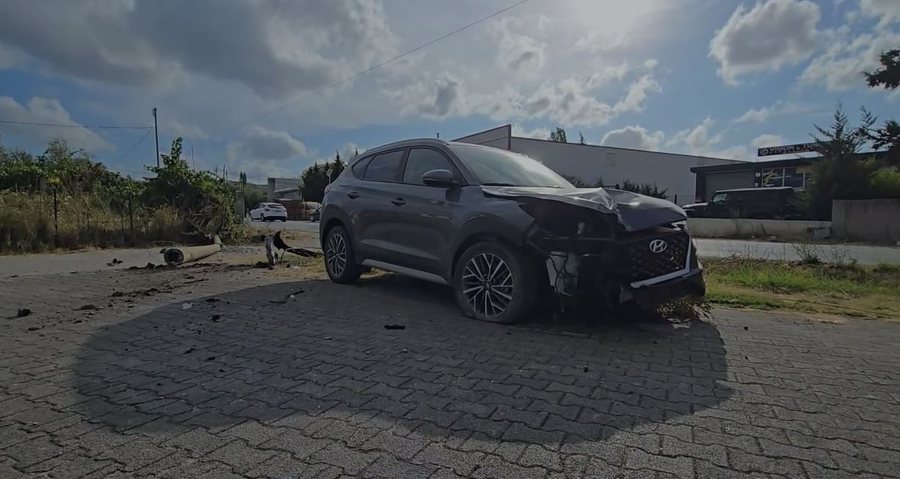 Serious accident on the Fier-Levan axis, car collides with electric pole