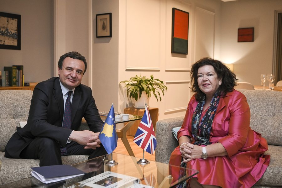 Britania, sinjale të forta për Prishtinën dhe Beogradin, Dame