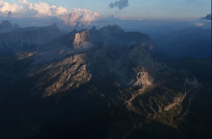 Injoroi shenjat paralajmëruese, alpinisti britanik përballet me 14