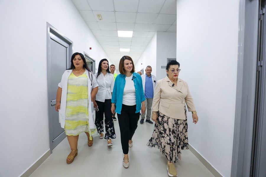 Drejt përfundimit rikonstruksioni i spitalit të Kavajës,