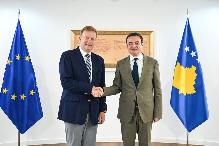 Kryeministri Kurti, takim me emisarin e BE-së për Dialogun