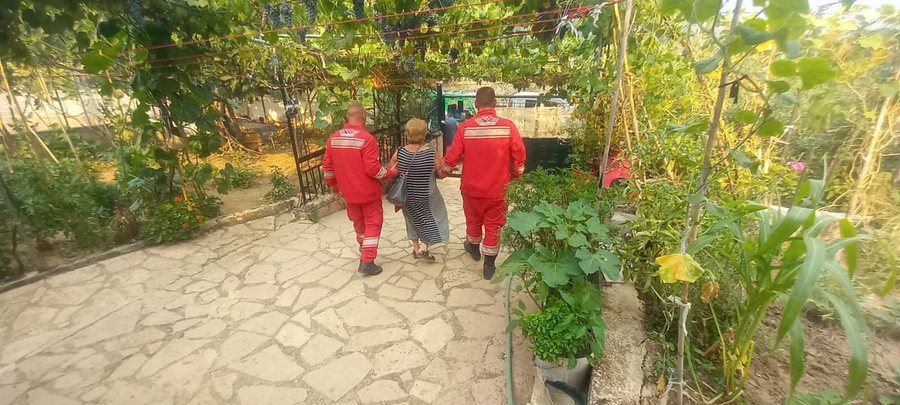 Zjarri u aktivizua nga rrufeja në Finiq, evakuohen banorët