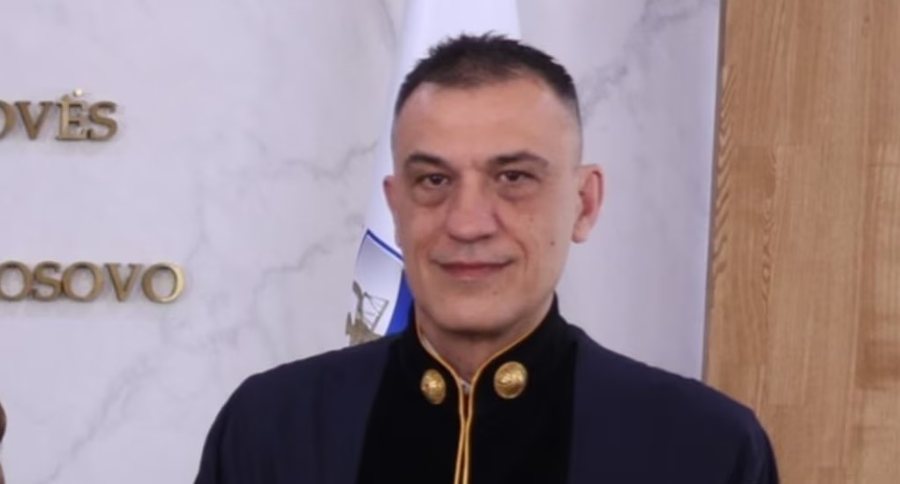Si u kthye Radomir Llaban në qendër të vëmendjes?