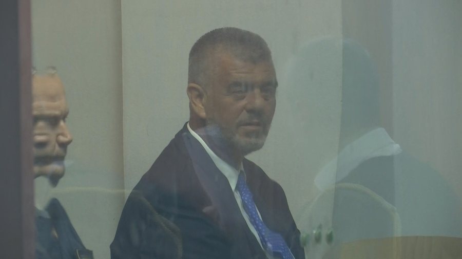 Lefter Koka lë qelinë, merr disa orë leje për arsye