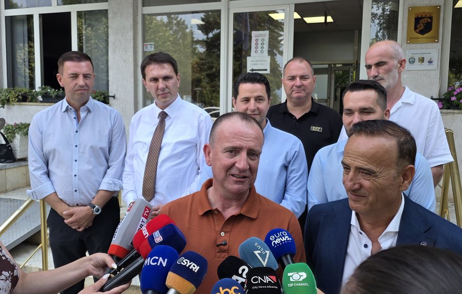 “Skandaloze dhe të orkestruara!” Nga Pogradeci Taravari