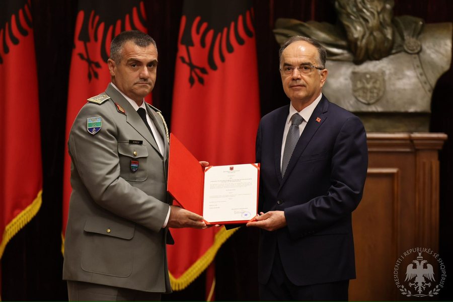Presidenti Begaj dekreton Shefin e Shtabit të Përgjithshëm
