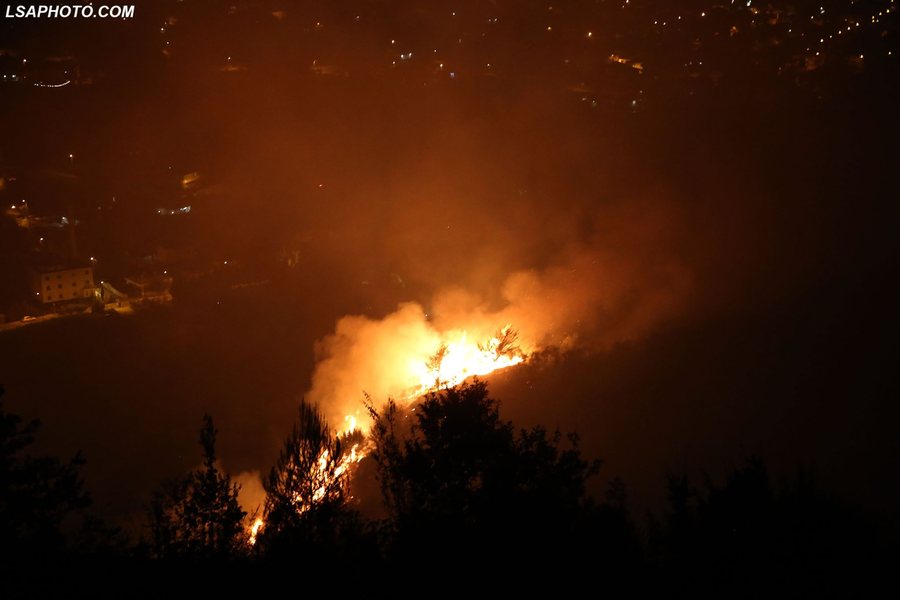 Foto nga zjarri në kodrat pas Kombinatit