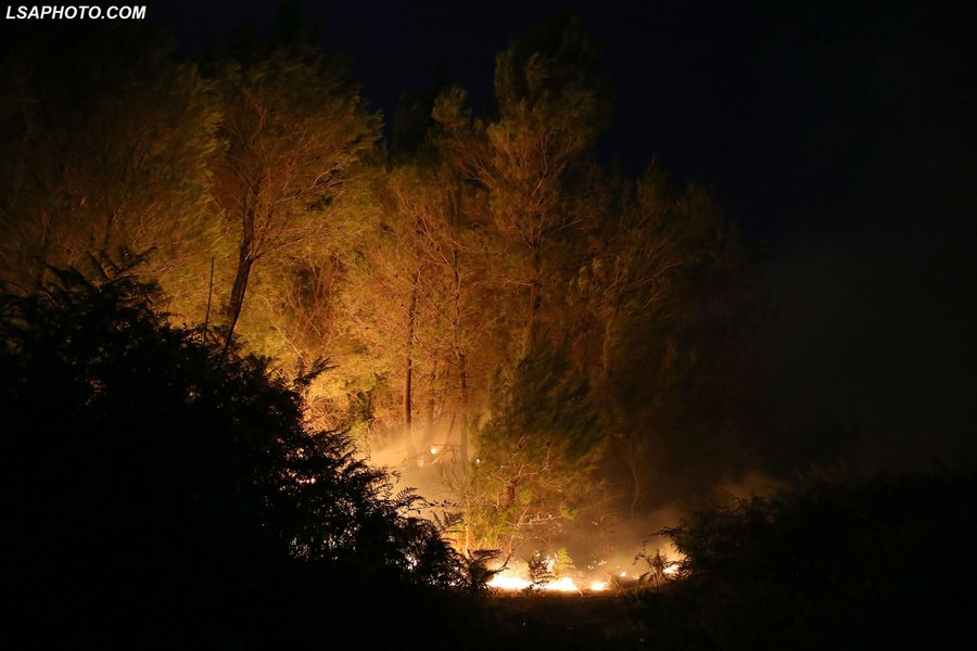 Foto nga zjarri në kodrat pas Kombinatit