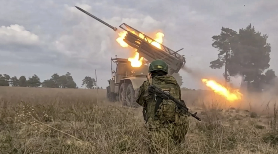 Rusia zhvendos trupat në zonën strategjike në Ukrainën