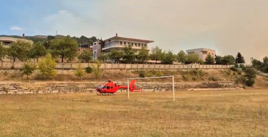 Helikopterët e Emergjencave Civile zbresin në stadiumin e Gramshit,