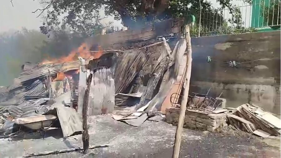 Zjarri shkrumbon objektin e kultit në Gramsh