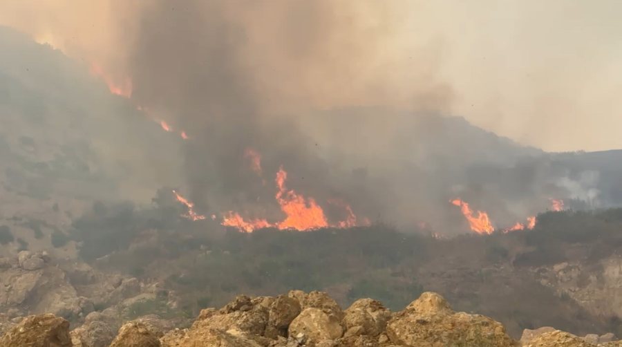 Njëmbëdhjetë vatra zjarri vazhdojnë të jenë aktive