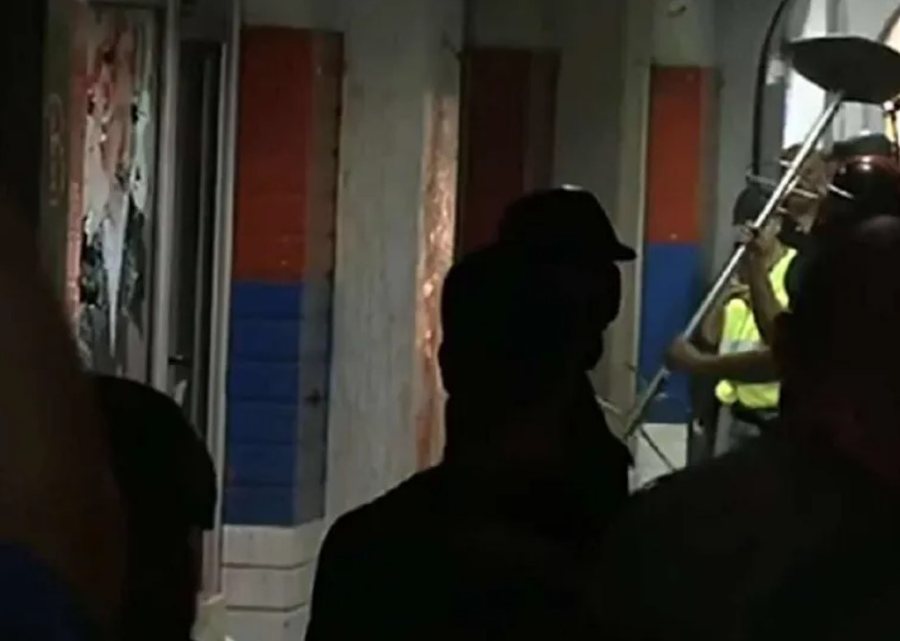 Protesta në të gjithë Serbinë, në Novi Sad thyhen zyrat