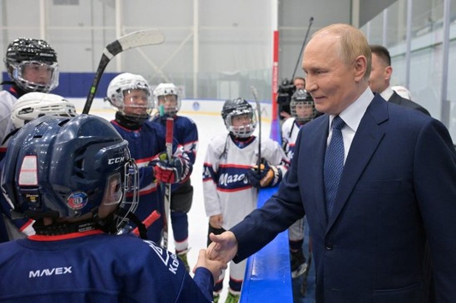 Putin me arsenal makinash të blinduara drejt Alaskës, bën