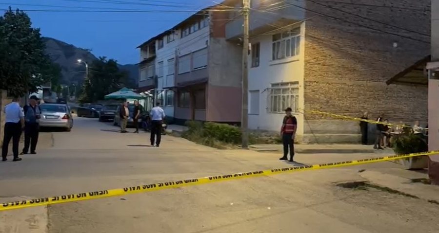 Sherr mes bashkëfshatarëve në Korçë, i riu në